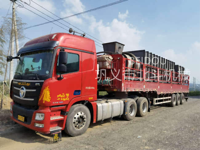 木材看片网站观看装车完毕发往四川客户处