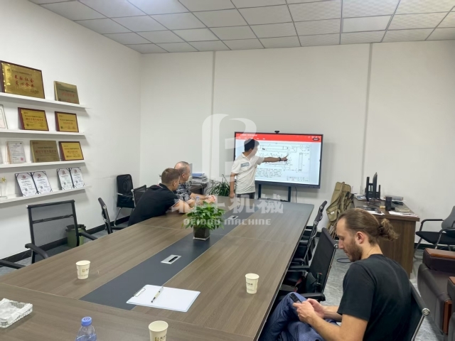 多轮深入洽谈后,外国客户决定订购我厂看片网站观看