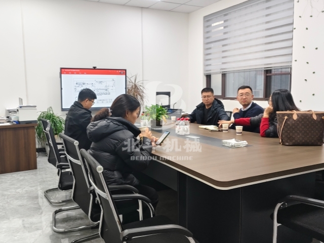 办公室洽谈实录,以专业服务链接看片网站观看客户